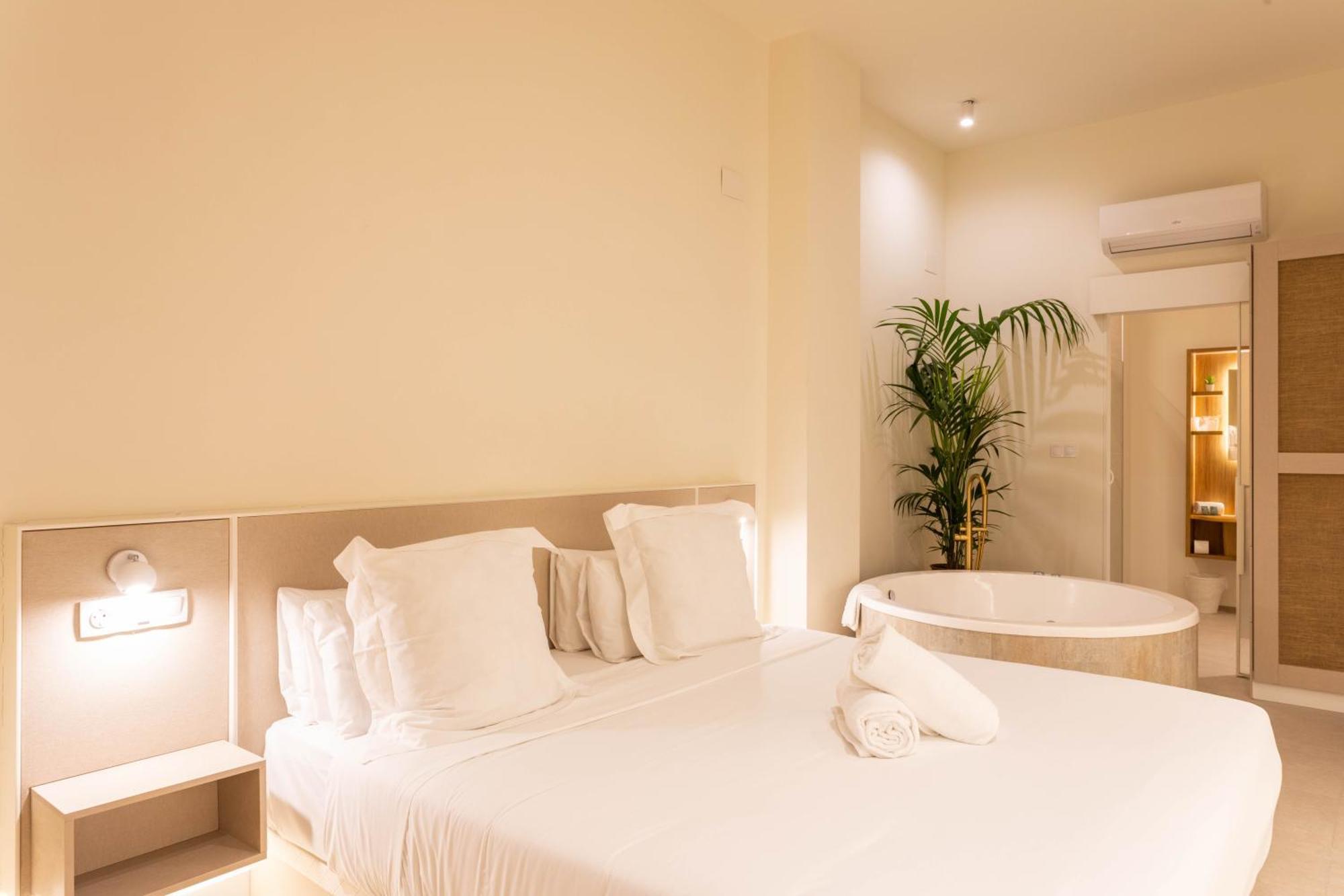 Reina Victoria Velazquez Aparthotel Alicante Exterior foto